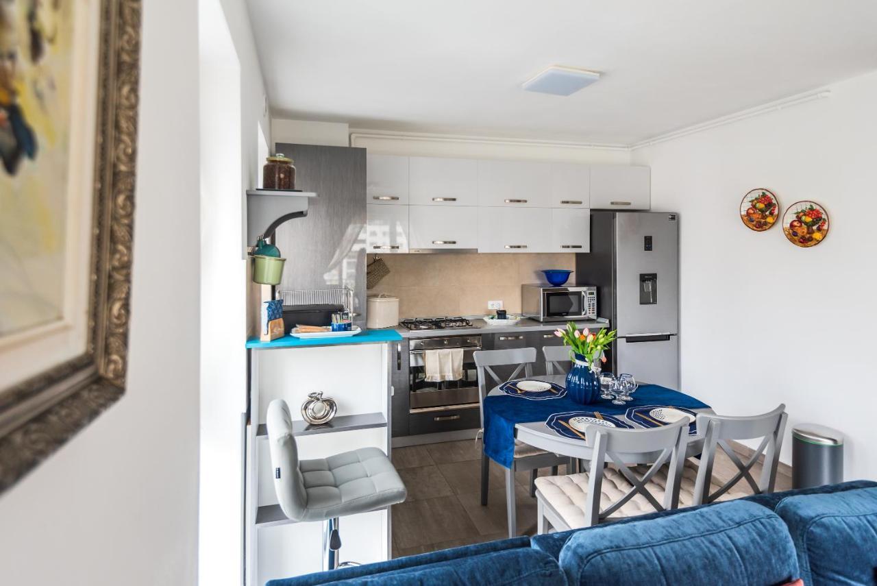 Lovely Chic Studio, On A Beautiful Promenade Apartment Брашов Екстериор снимка